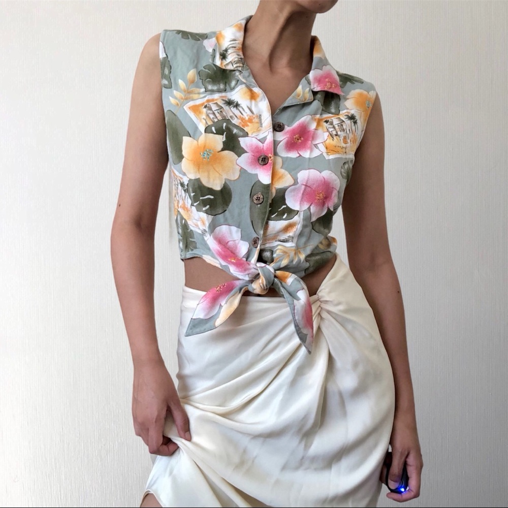 BOGOFREE Floral Button Down Vest